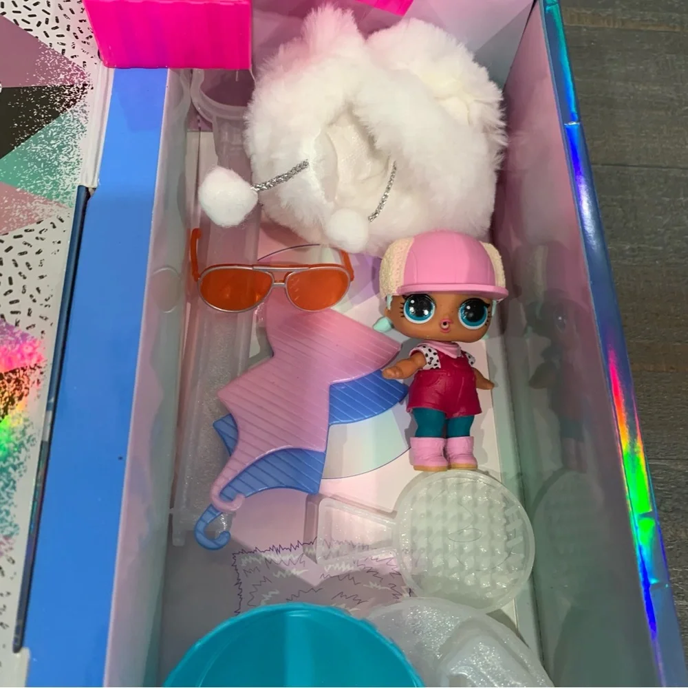 Winter Chill Icy Gurl And Brrr B.B Doll Girl LOL Surprise OMG Includes Items Pic